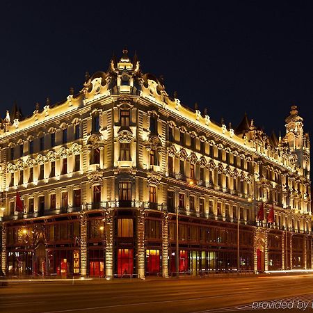 Buddha-Bar Hotel Budapest Klotild Palace Phòng bức ảnh The hotel at night